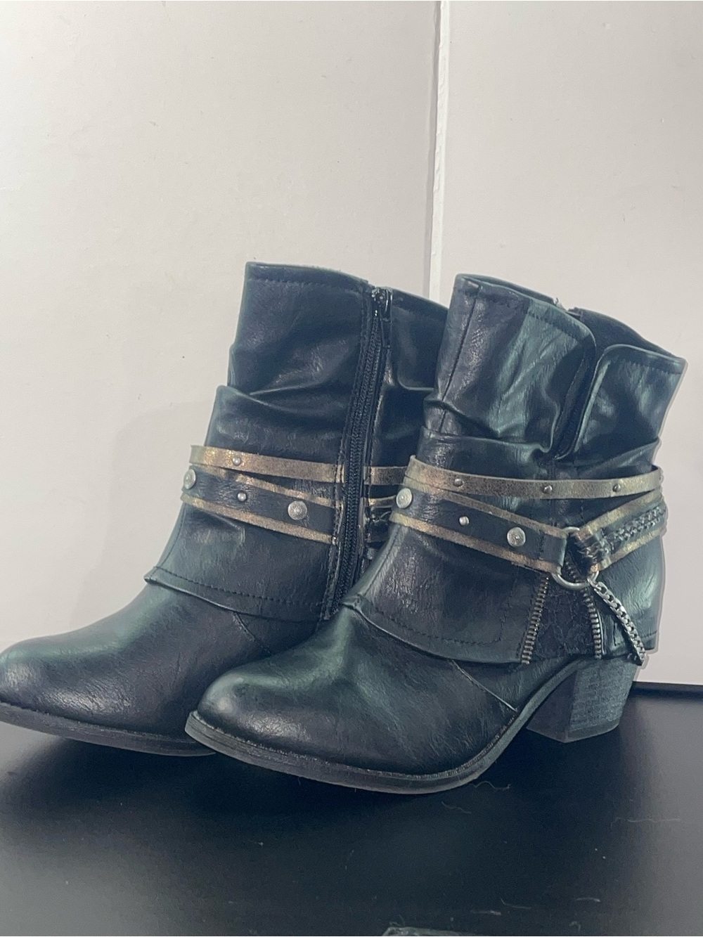 Source Unknown Black Ankle Boots with Metallic Stud Straps